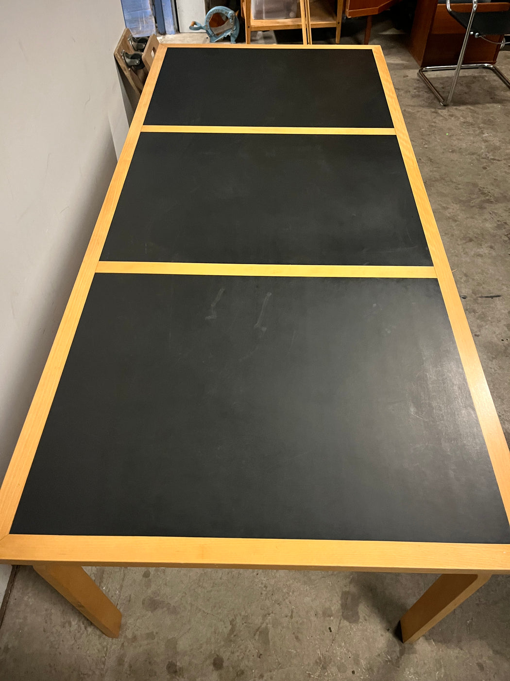 Thygesen & Sørensen Table