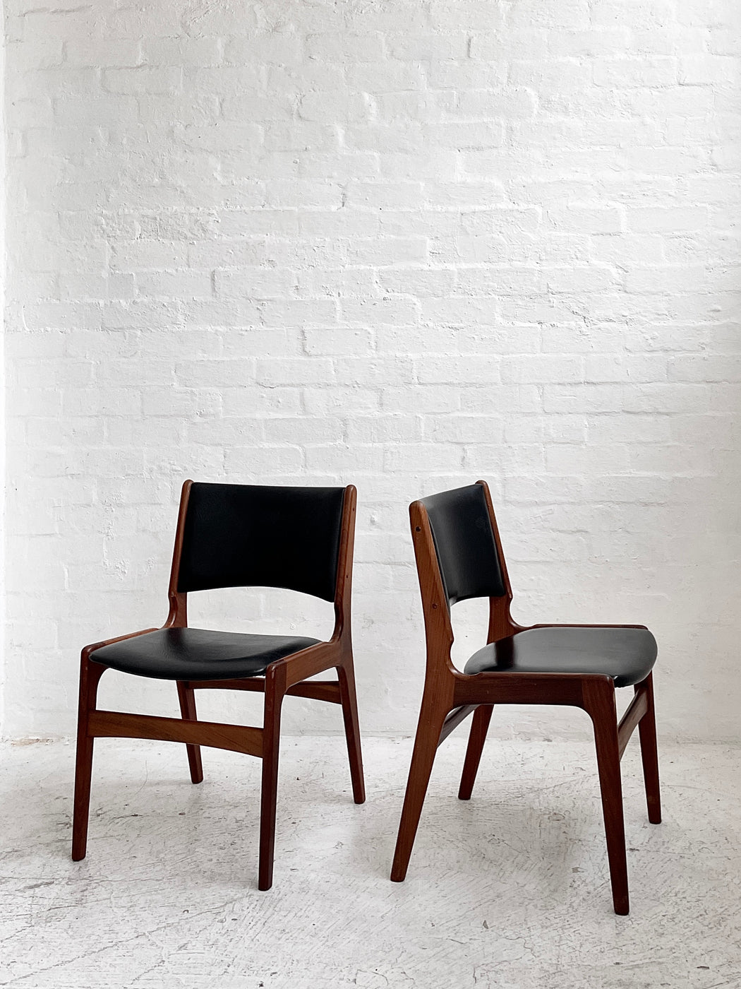 Erik Buch 'Model 89' Chairs
