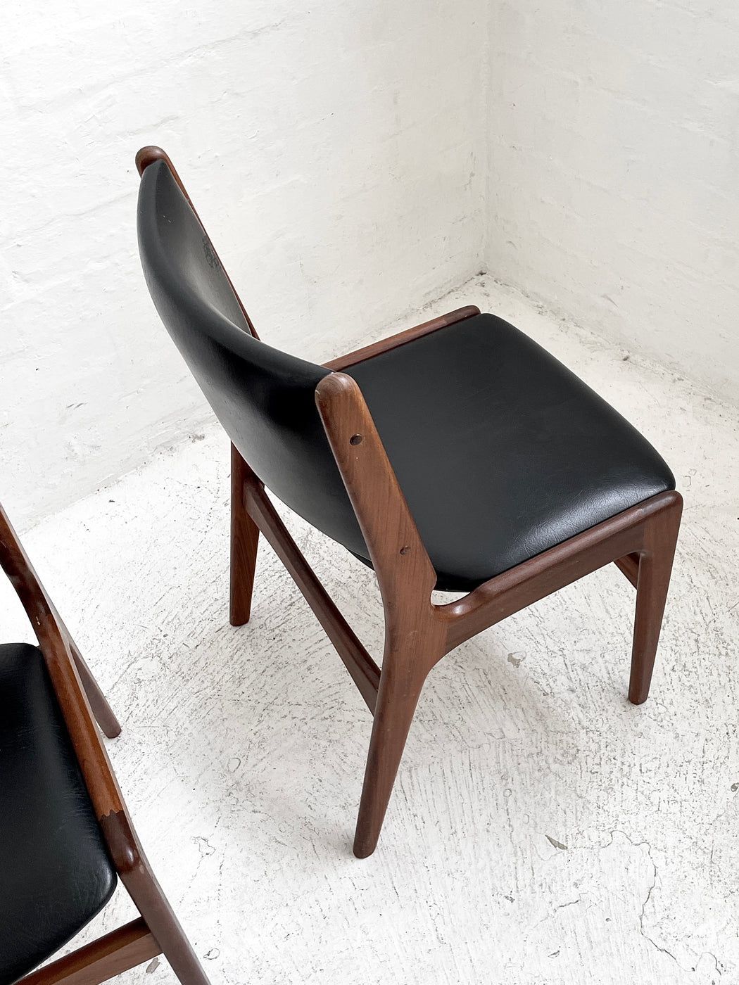 Erik Buch 'Model 89' Chairs