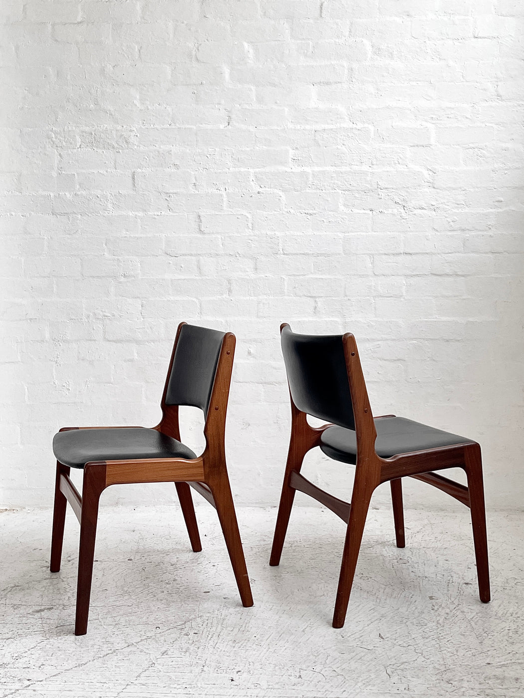 Erik Buch 'Model 89' Chairs
