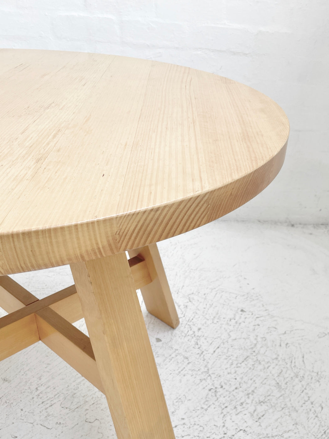 Jardan 'Flynn' Table