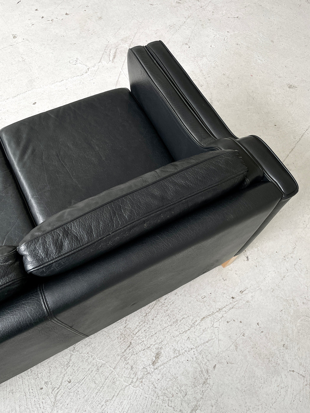 Stouby 'Eva' Leather Sofa