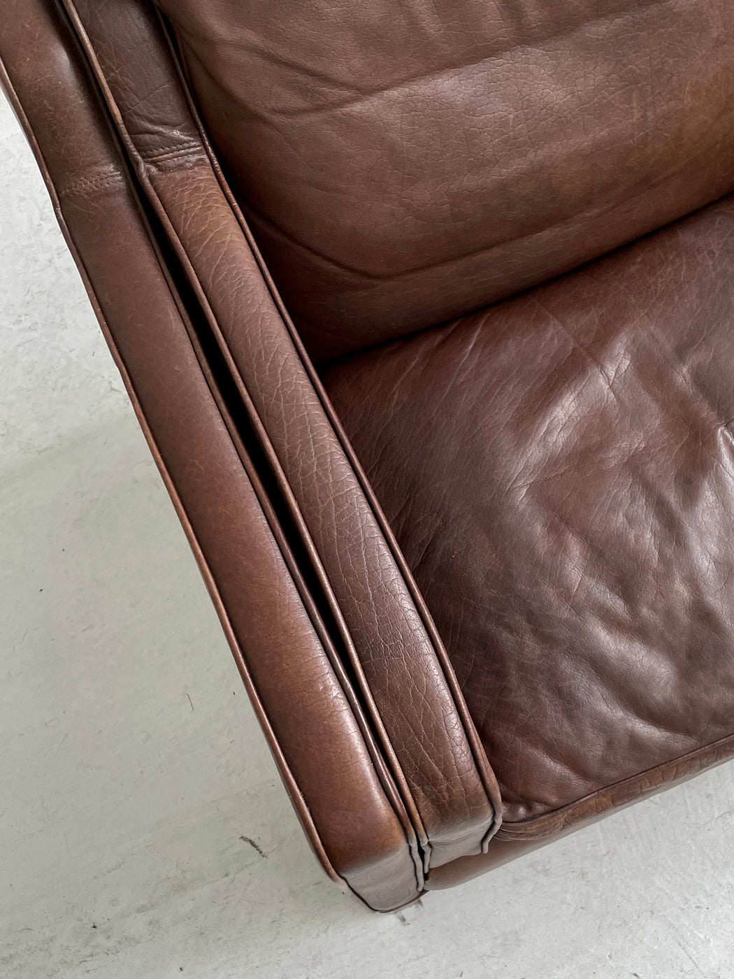 Stouby 'Eva' Leather Sofa