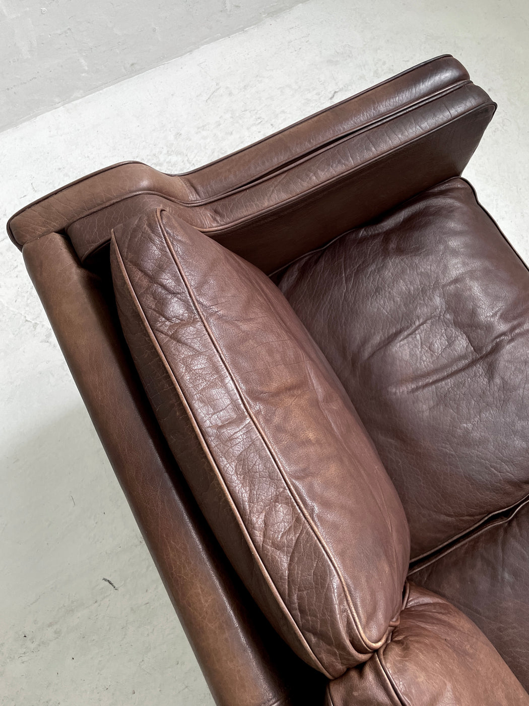 Stouby 'Eva' Leather Sofa