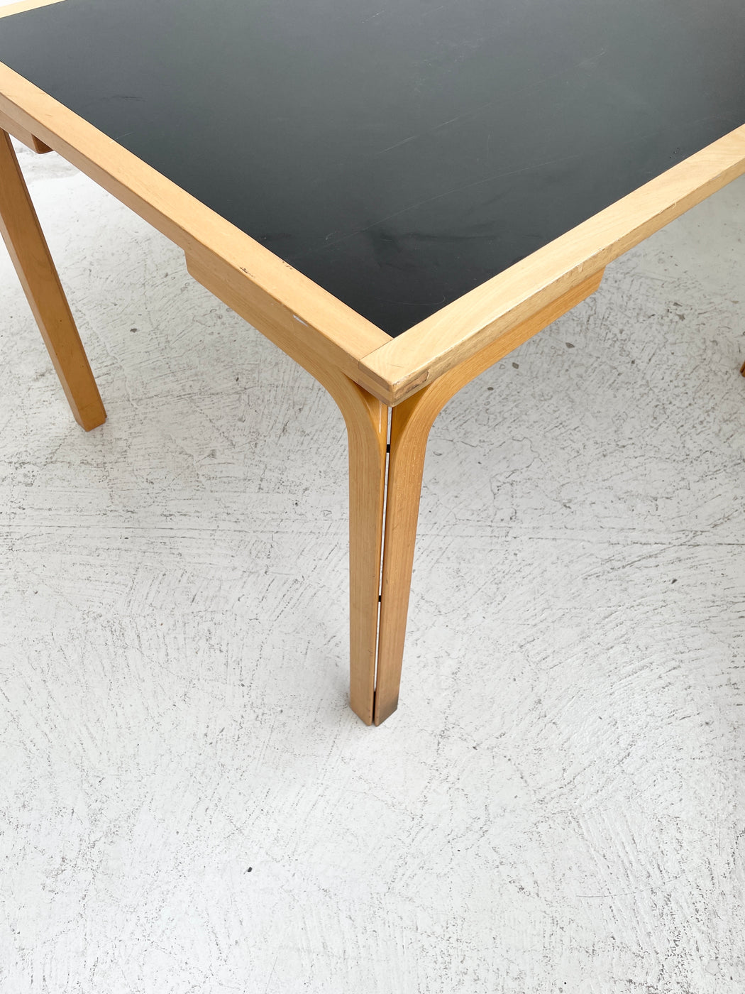 Farstrup Table