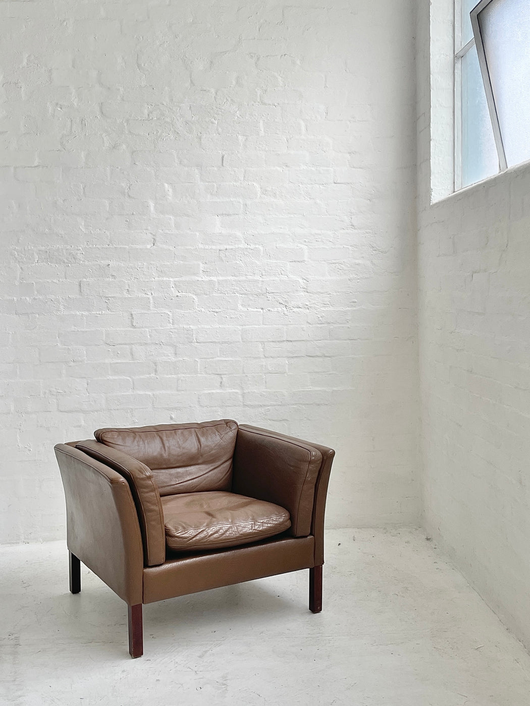 Stouby Leather Lounge Chair