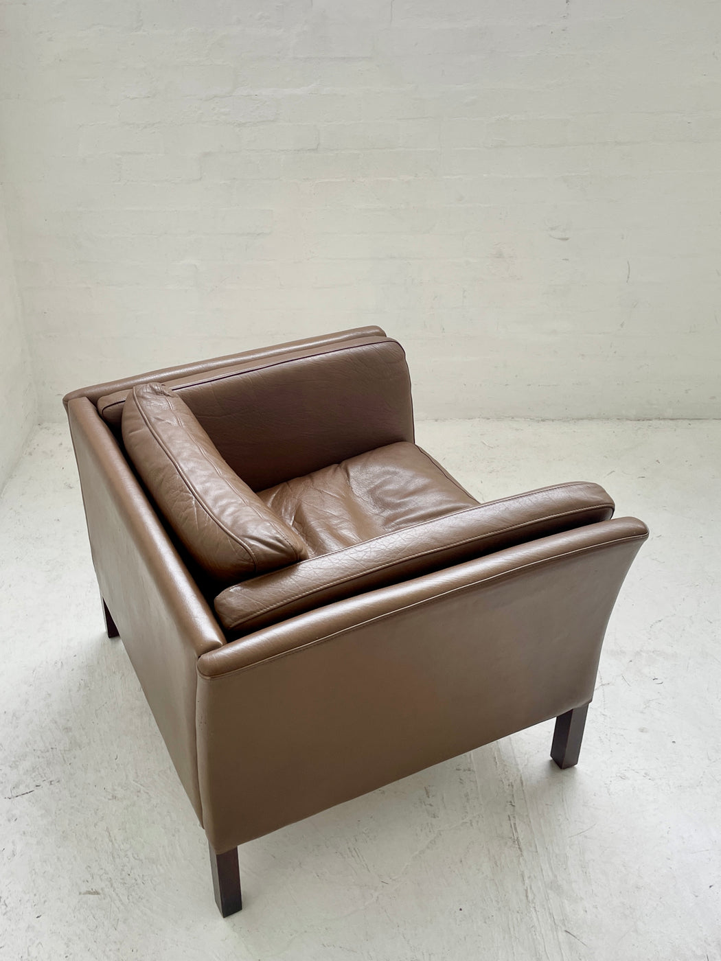Stouby Leather Lounge Chair