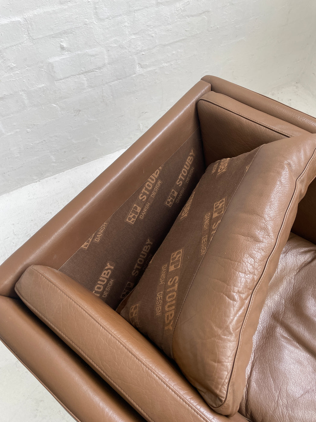 Stouby Leather Lounge Chair