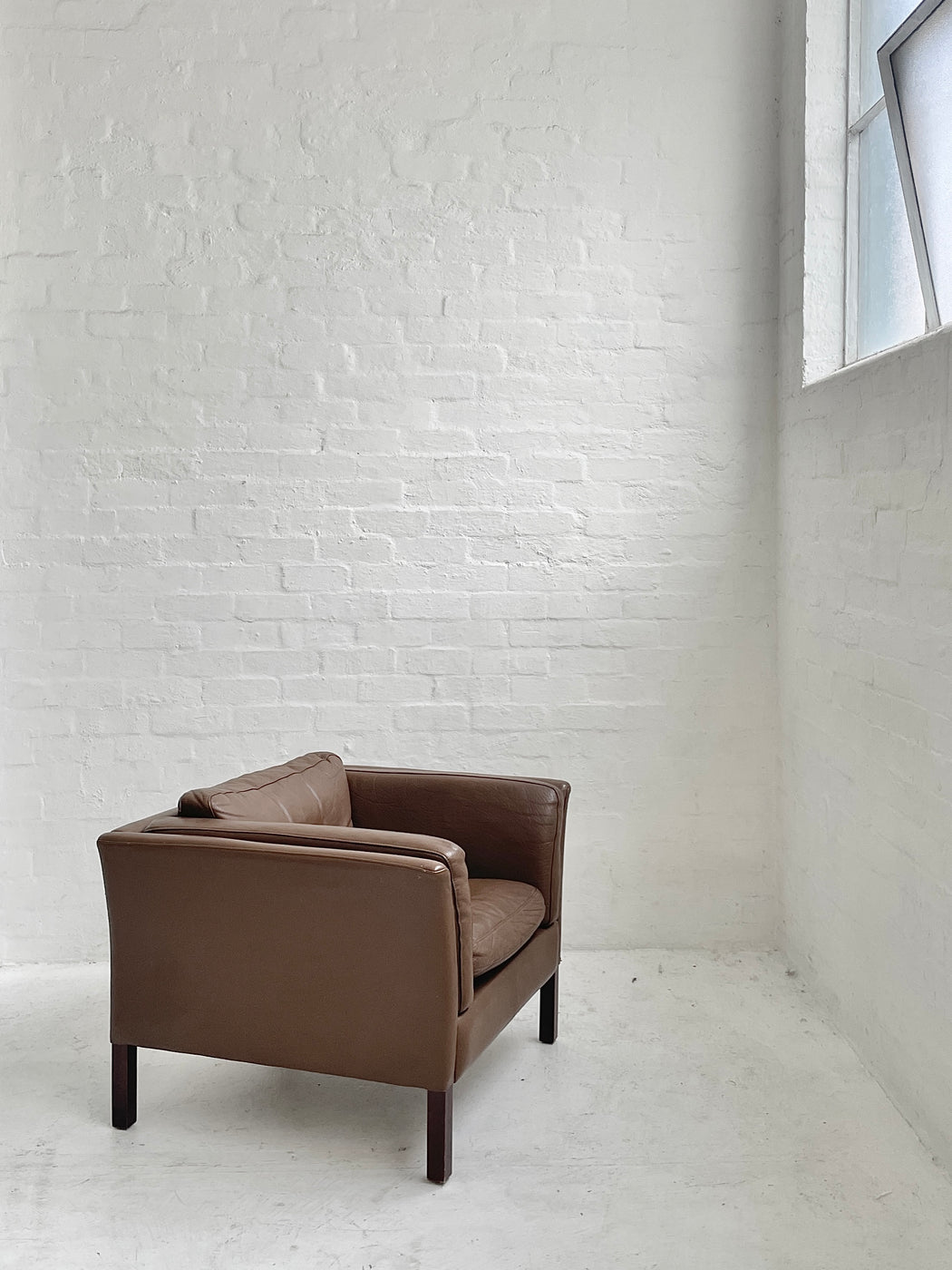 Stouby Leather Lounge Chair