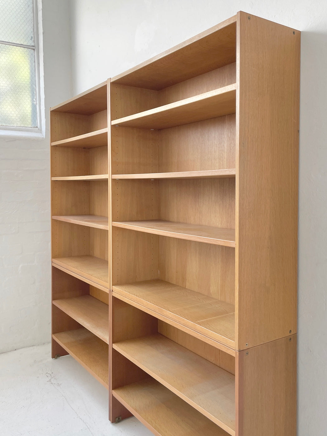 Soborg Mobler Oak Shelves