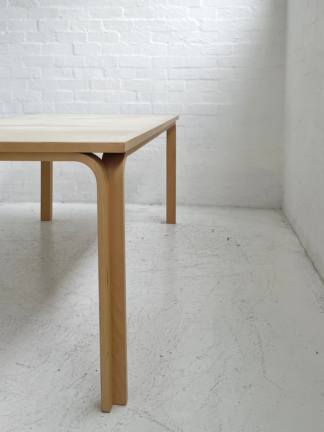 Large Thygesen & Sørensen Table