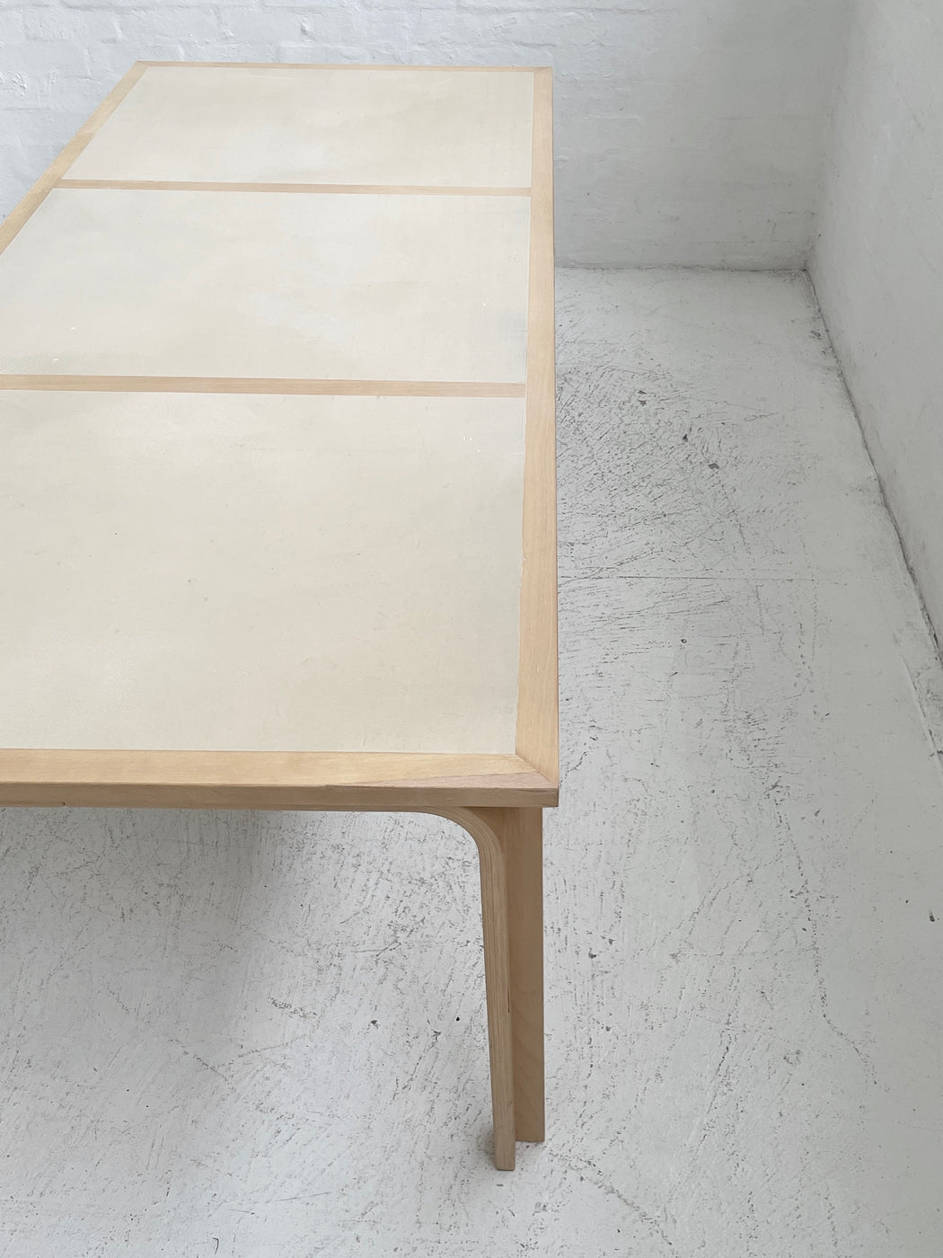 Large Thygesen & Sørensen Table
