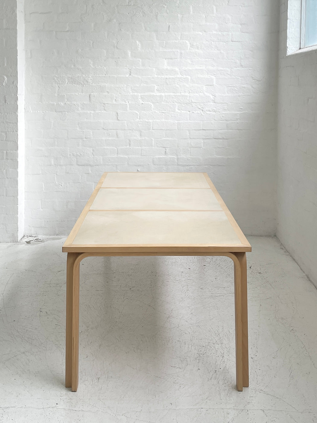 Large Thygesen & Sørensen Table