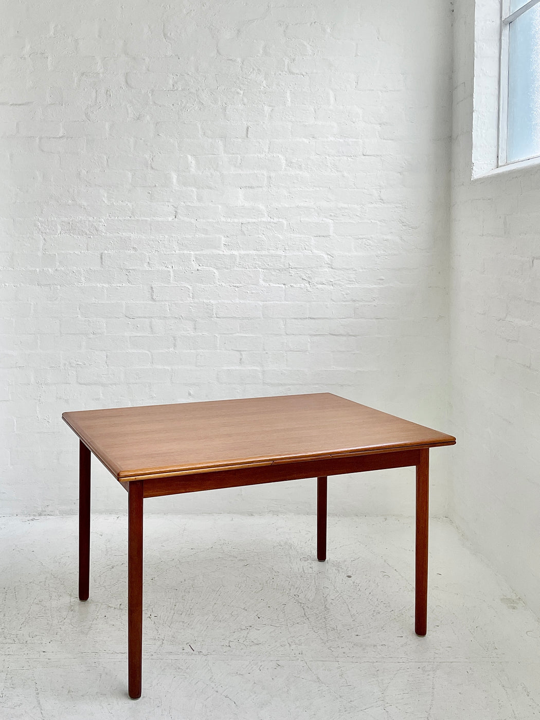 Willy Sigh Teak Extension Dining Table