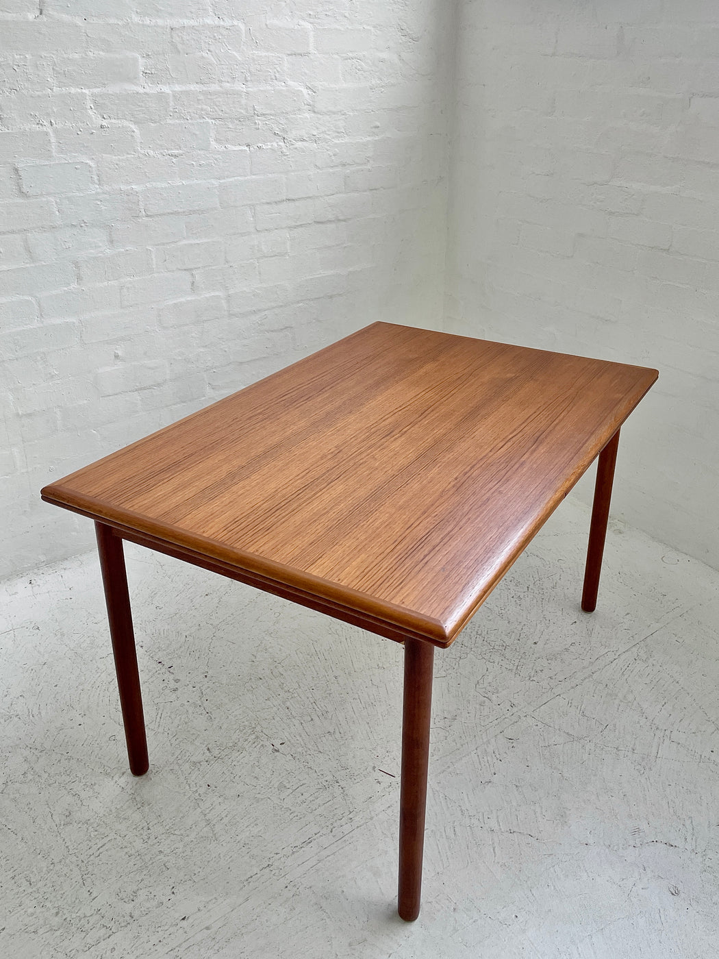 Willy Sigh Teak Extension Dining Table