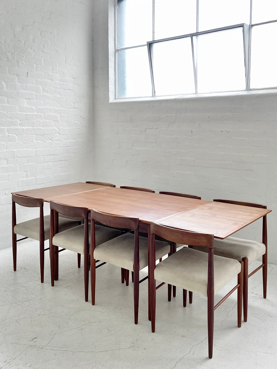Willy Sigh Teak Extension Dining Table