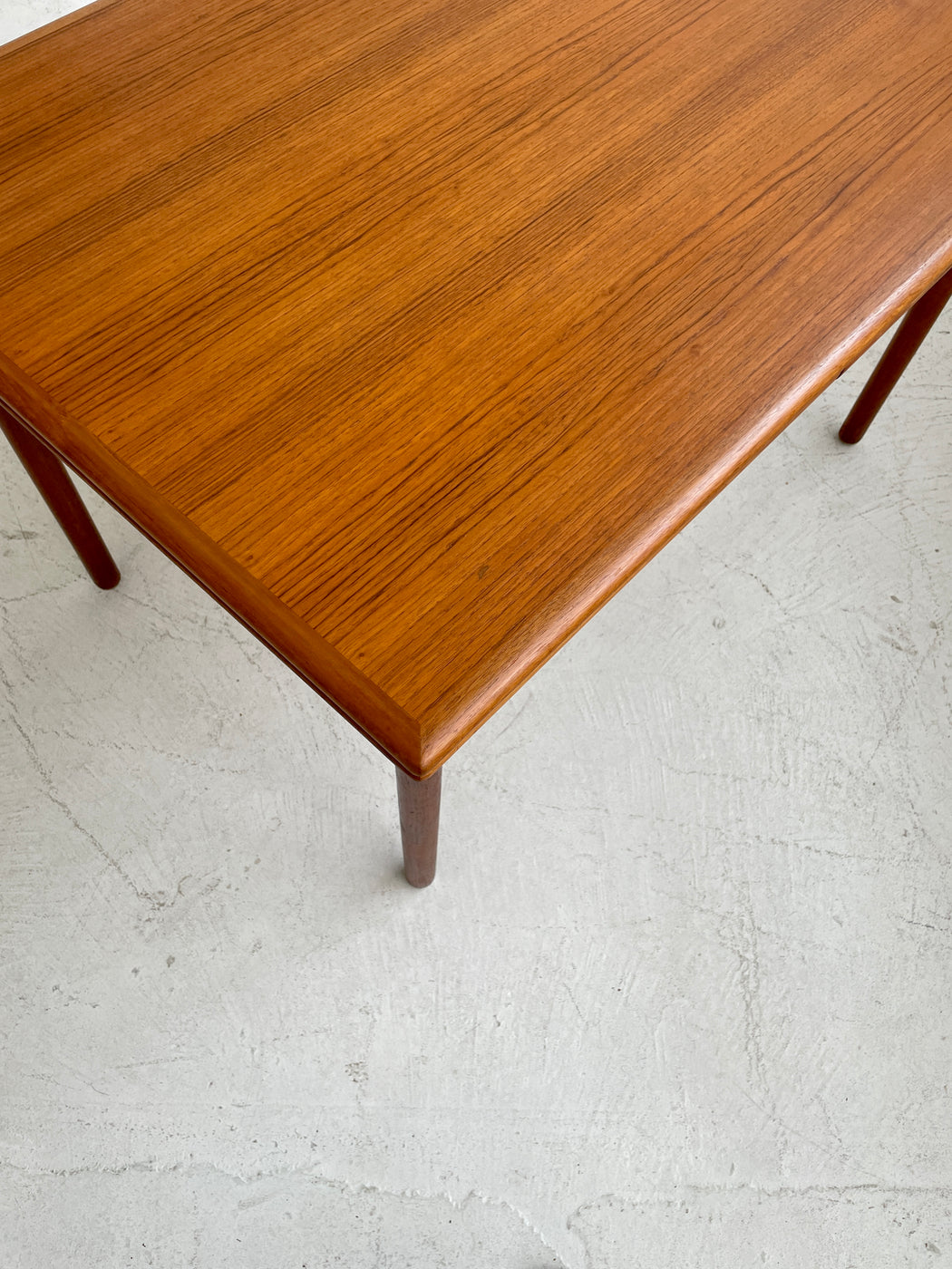 Willy Sigh Teak Extension Dining Table