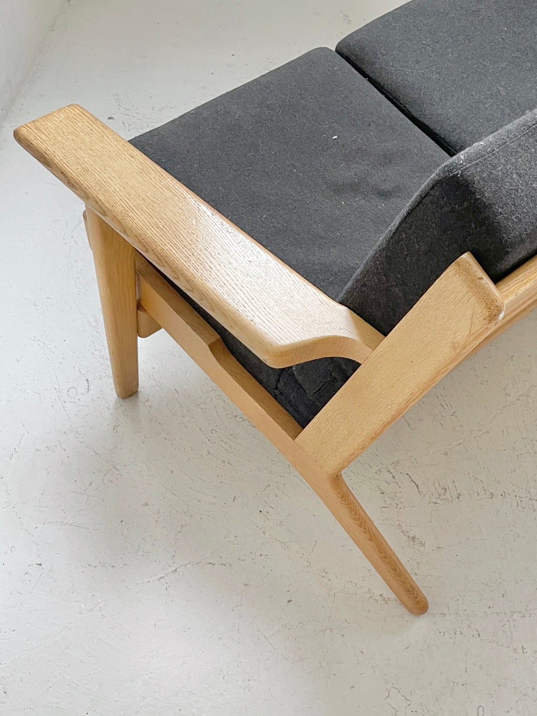 Hans J. Wegner GE290 'Plank' Sofa