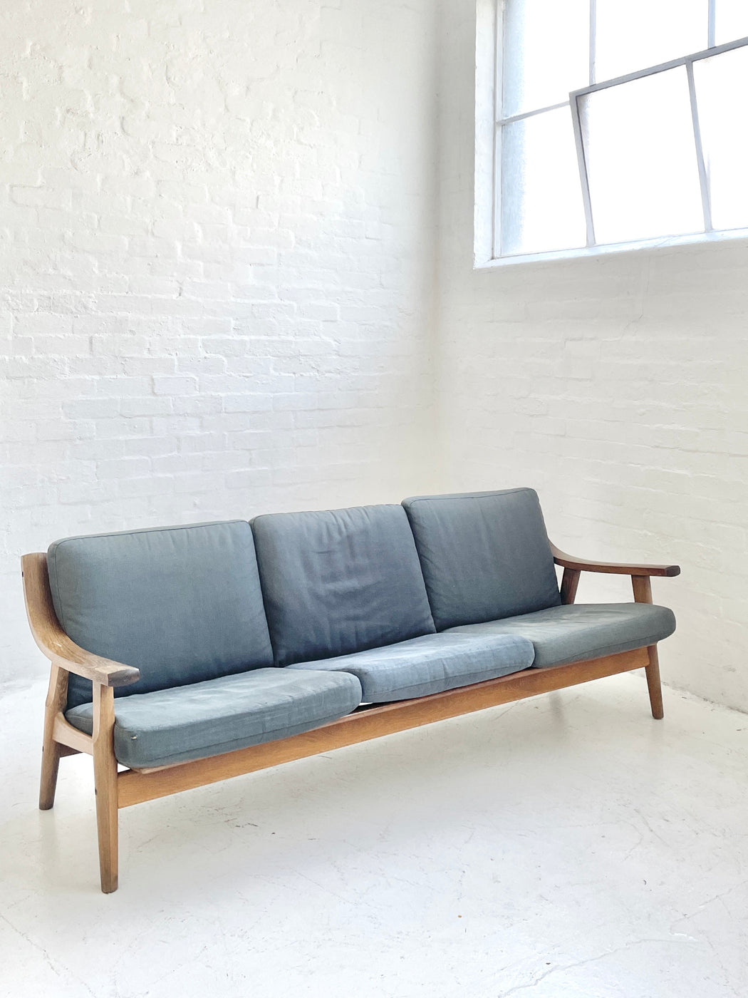 Hans J. Wegner GE530 Sofa