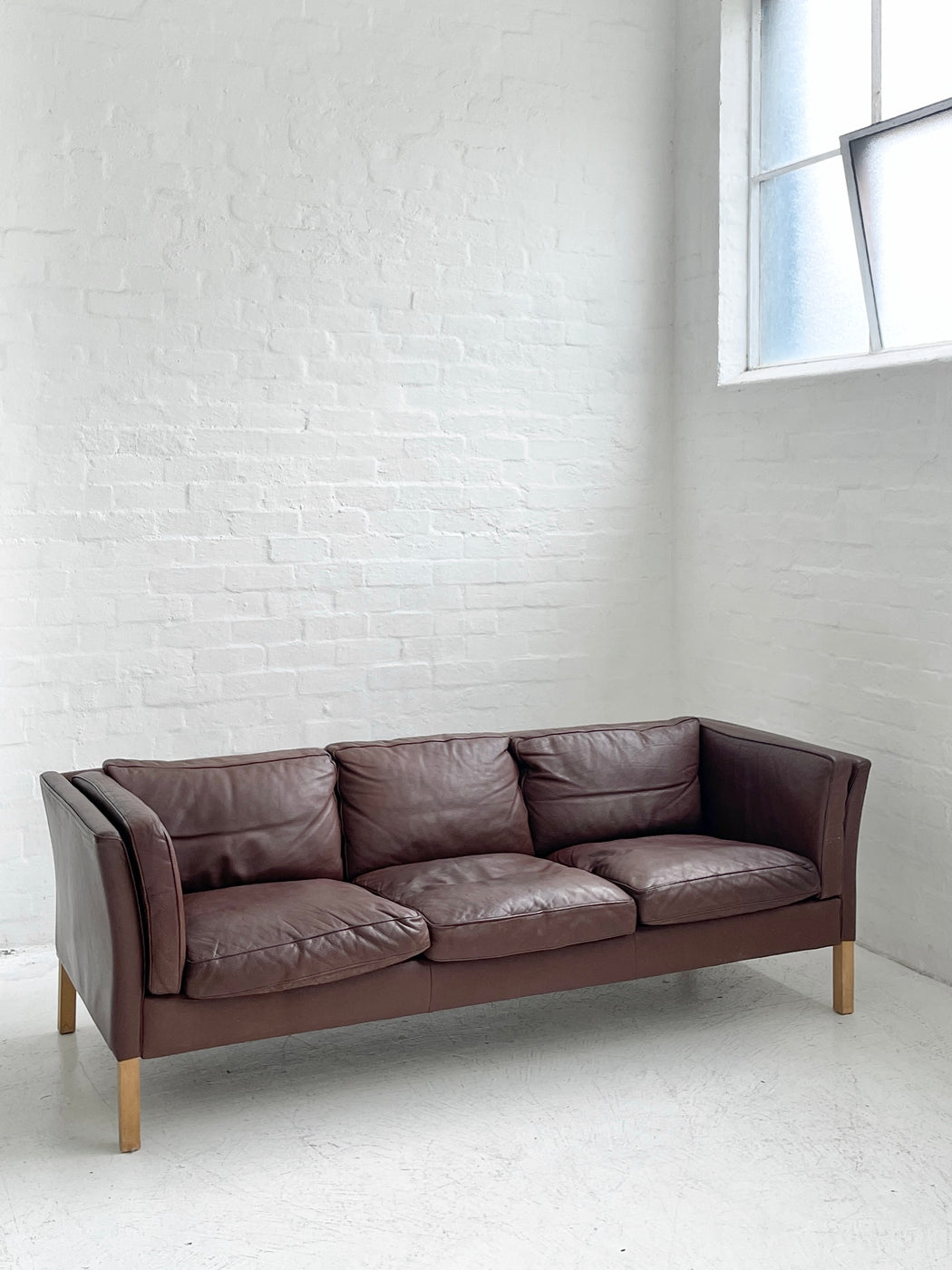 Stouby 'Oslo' Leather Sofa