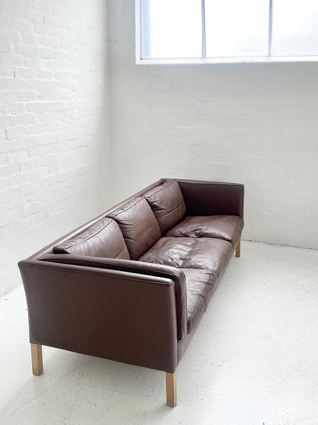 Stouby 'Oslo' Leather Sofa