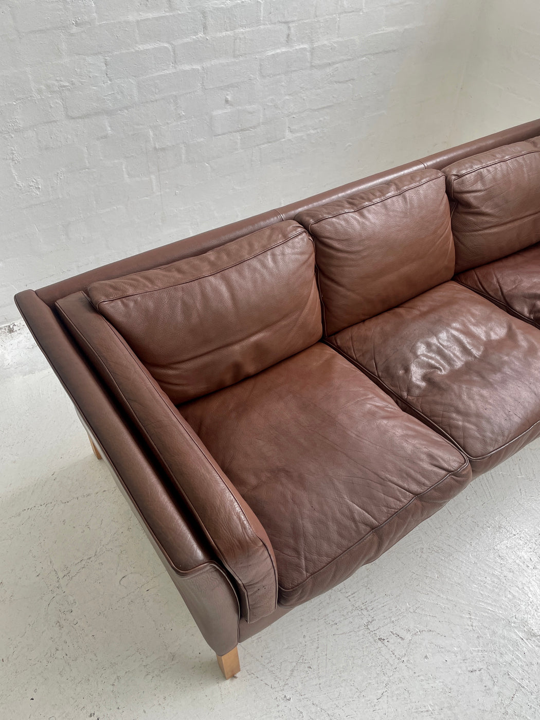 Stouby 'Oslo' Leather Sofa