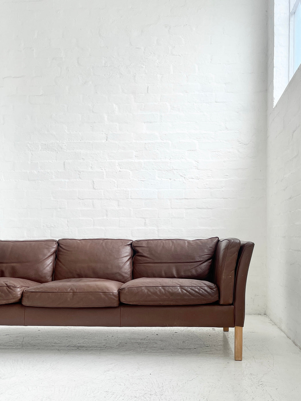 Stouby 'Oslo' Leather Sofa