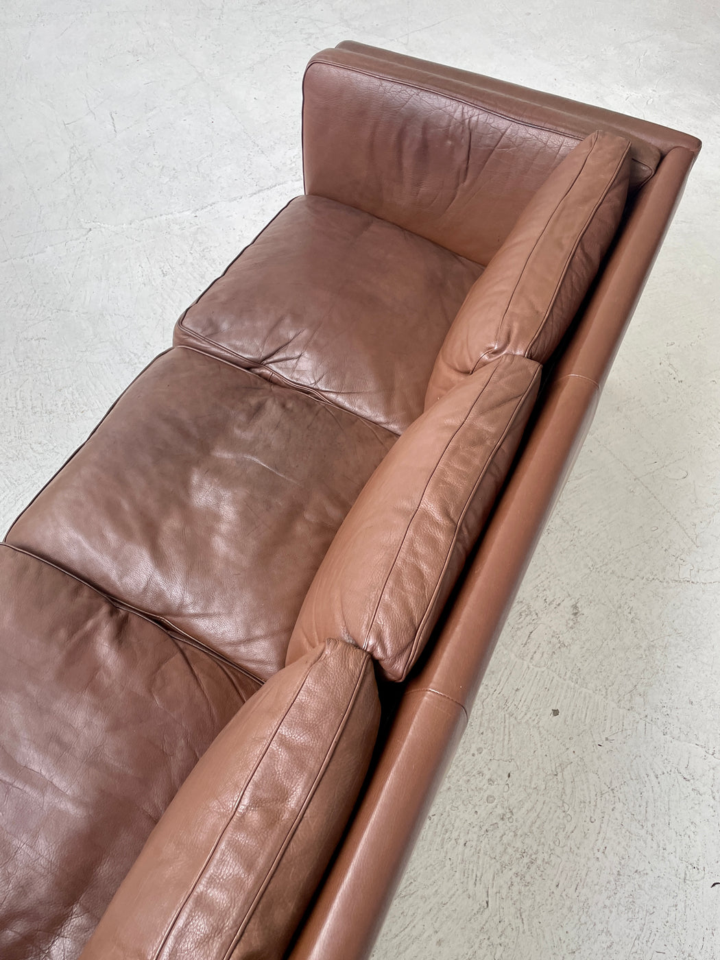 Stouby 'Oslo' Leather Sofa