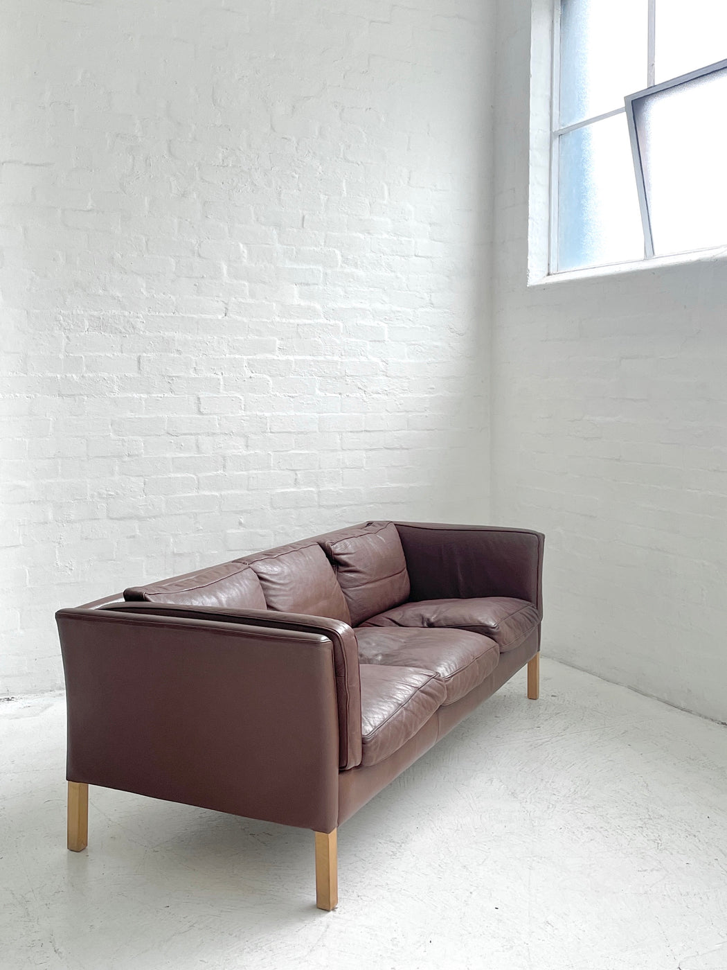 Stouby 'Oslo' Leather Sofa
