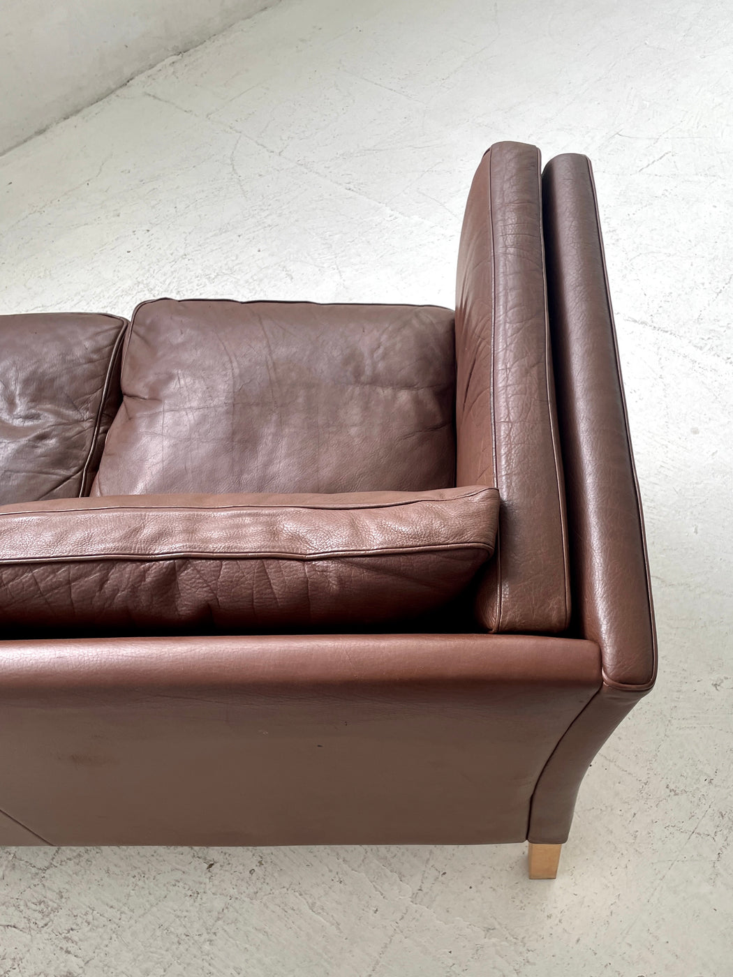 Stouby 'Oslo' Leather Sofa
