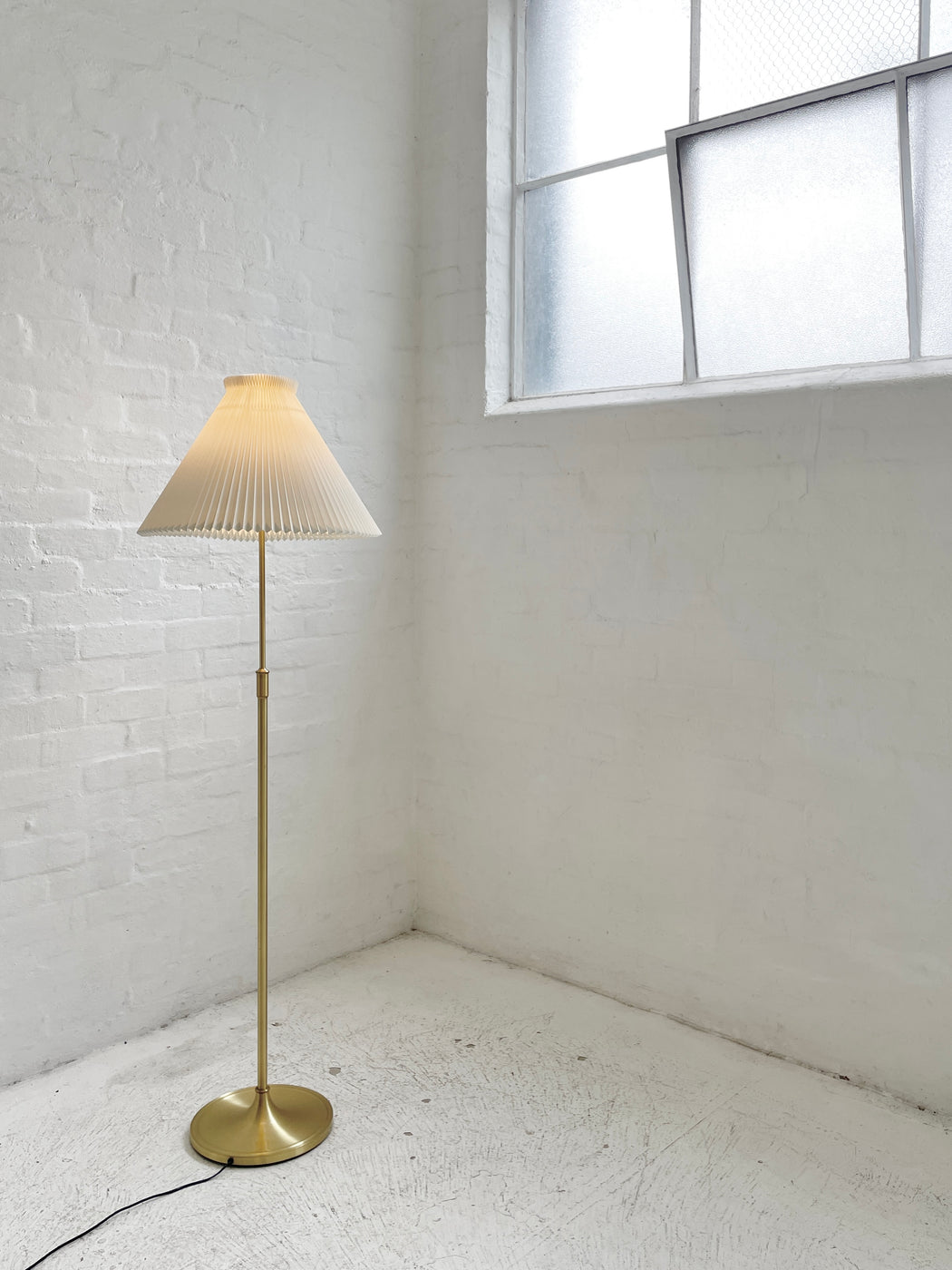 Aage Petersen 'Model 339' Le Klint Standing Lamp