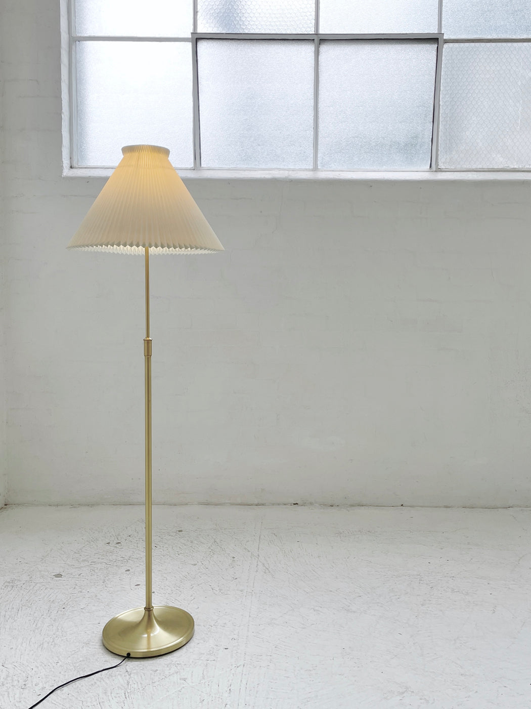 Aage Petersen 'Model 339' Le Klint Standing Lamp