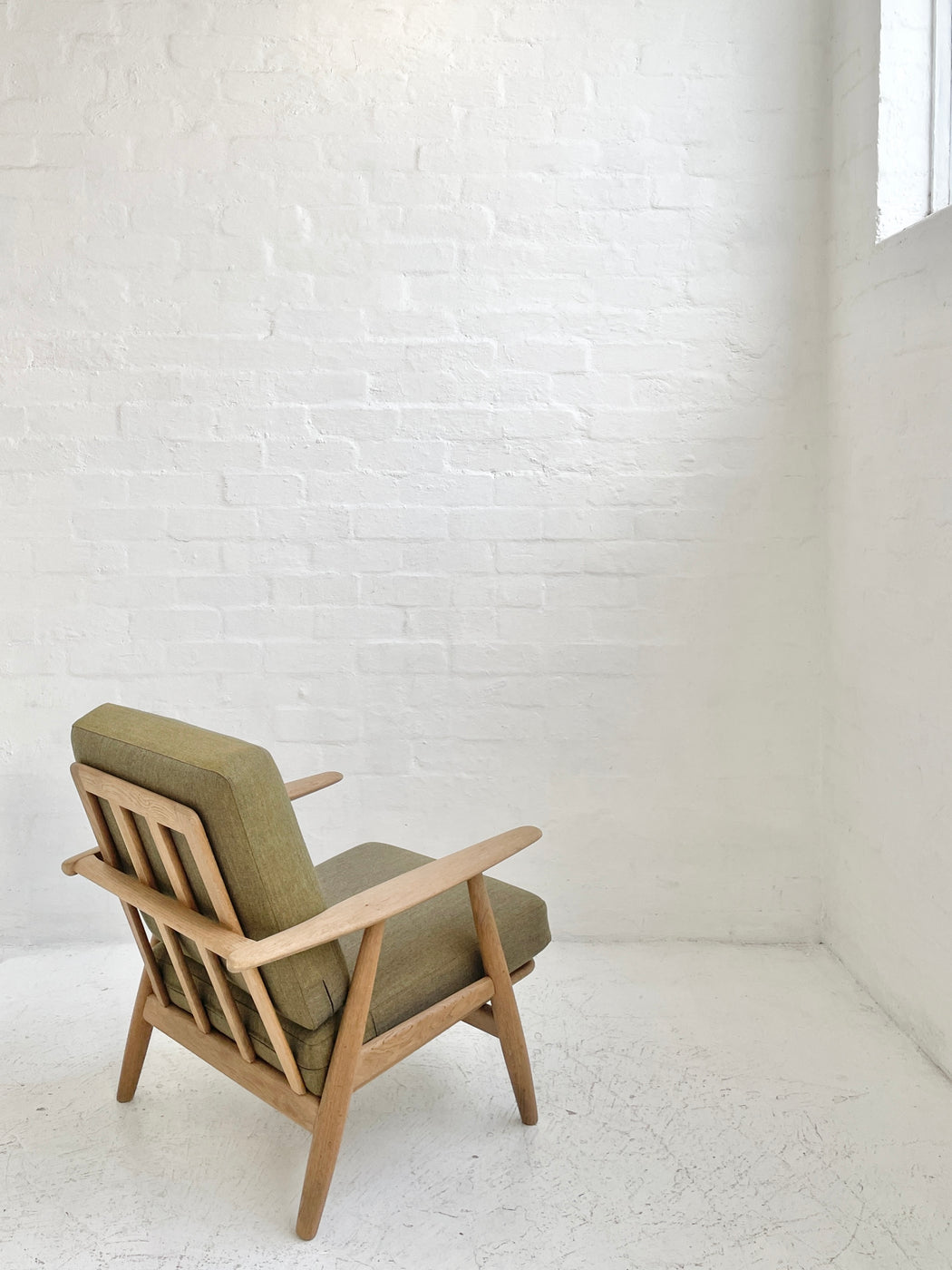 Hans J. Wegner GE240 'Cigar' Chair