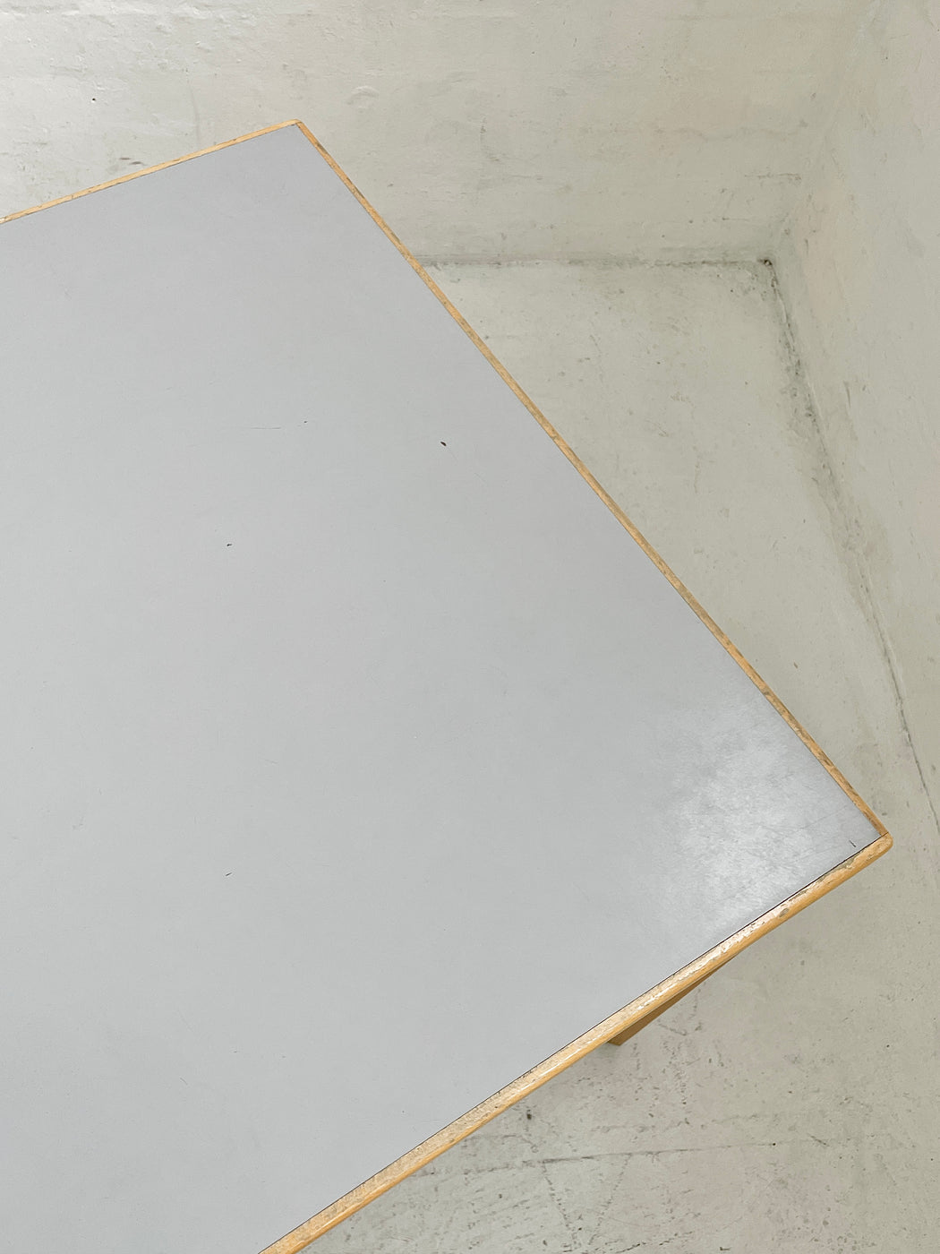 Thygesen & Sørensen Table
