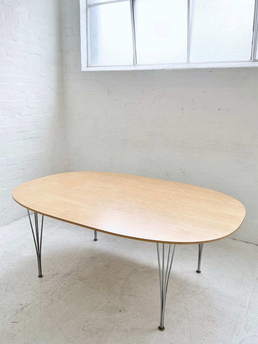 B613 'Superellipse' Dining Table