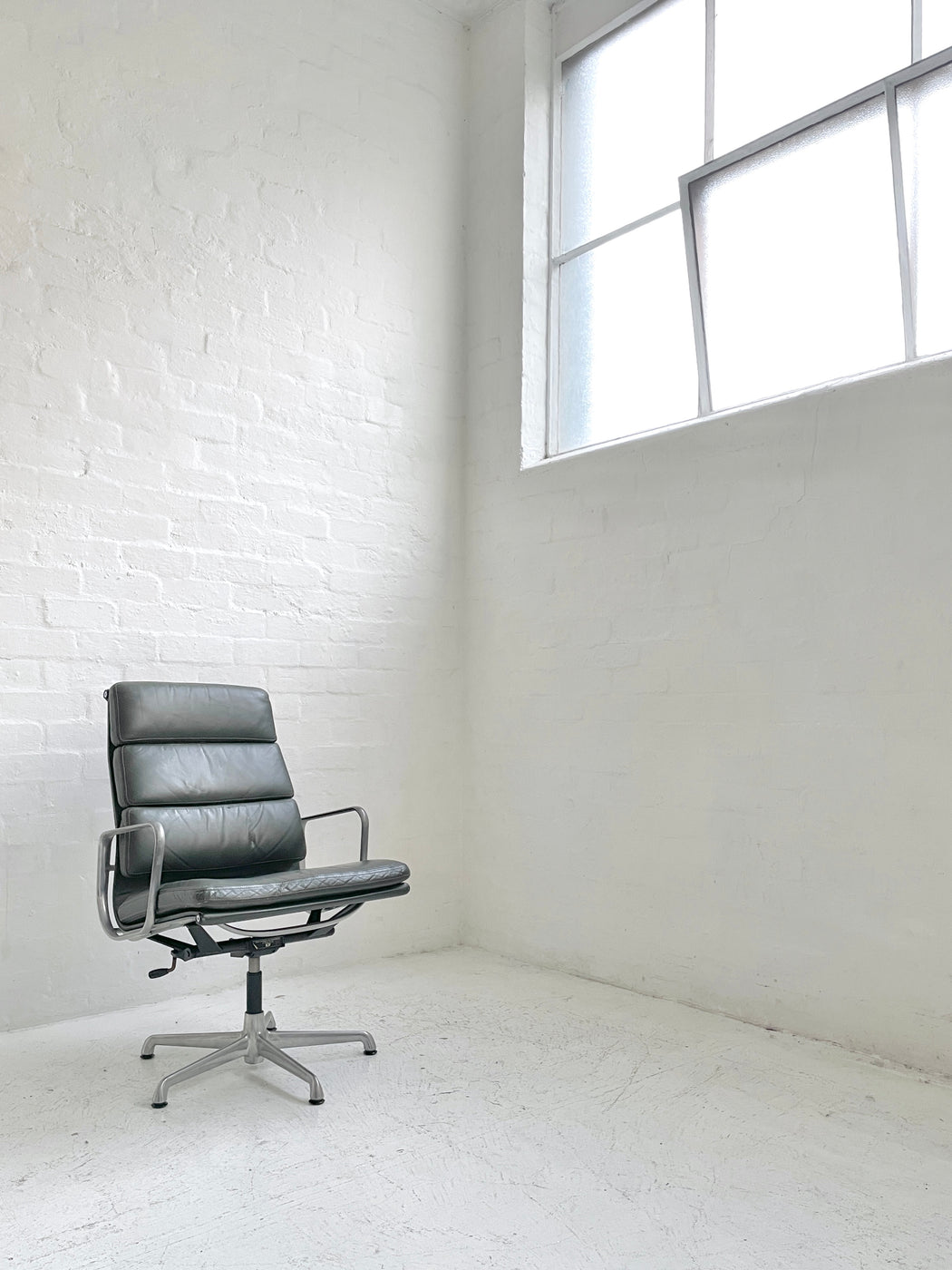 Eames Executive 'Softpad' Chair