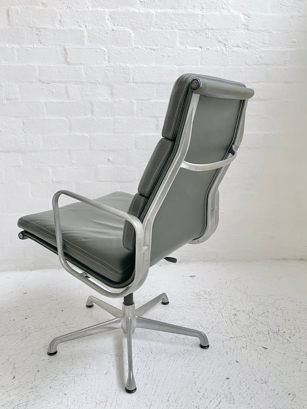 Eames Executive 'Softpad' Chair