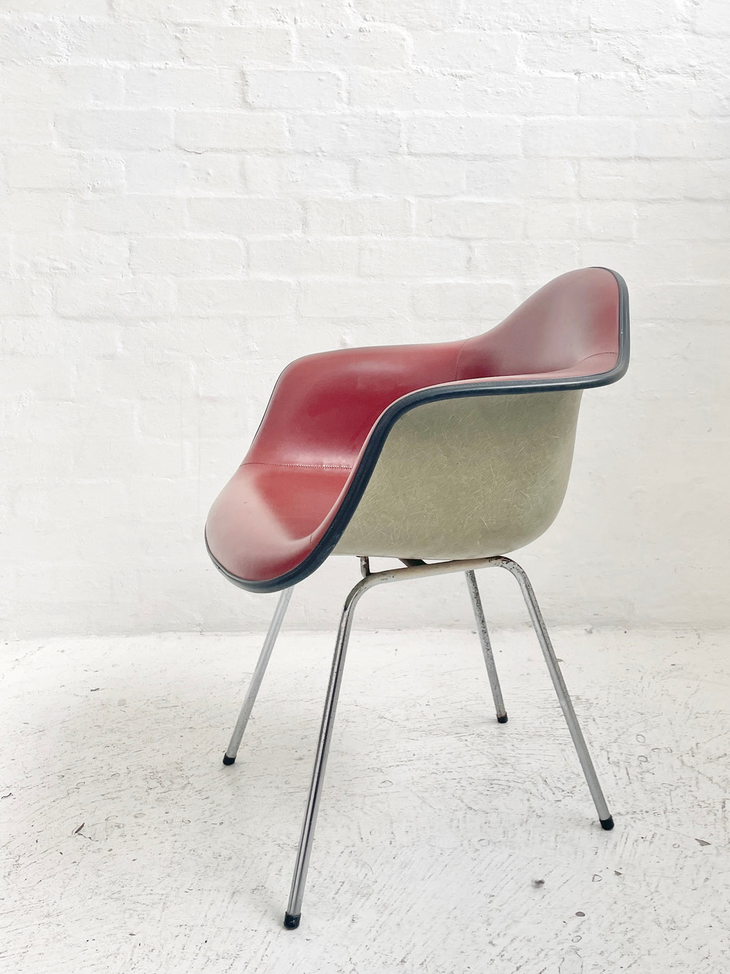 Charles & Ray Eames Shell Armchair
