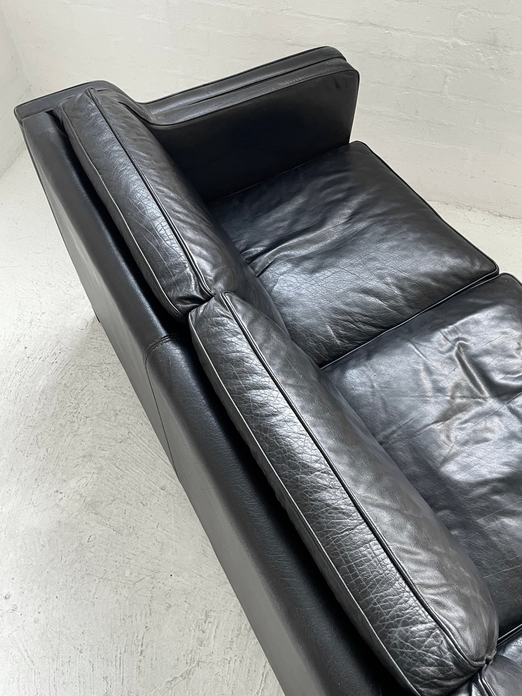 Stouby 'Eva' Leather Sofa