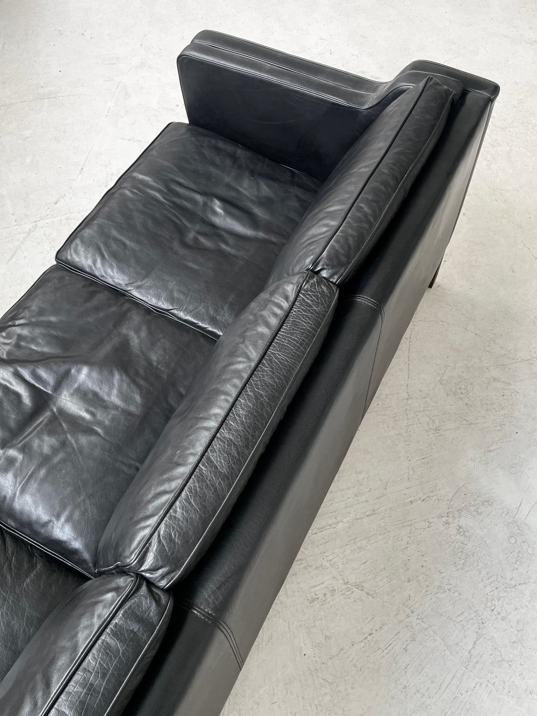 Stouby 'Eva' Leather Sofa