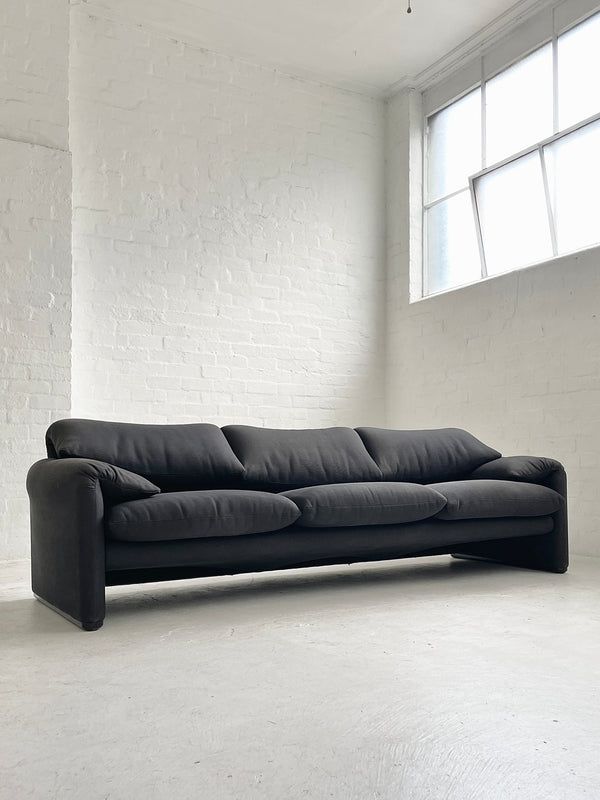 Vico Magistretti 'Maralunga' Sofa