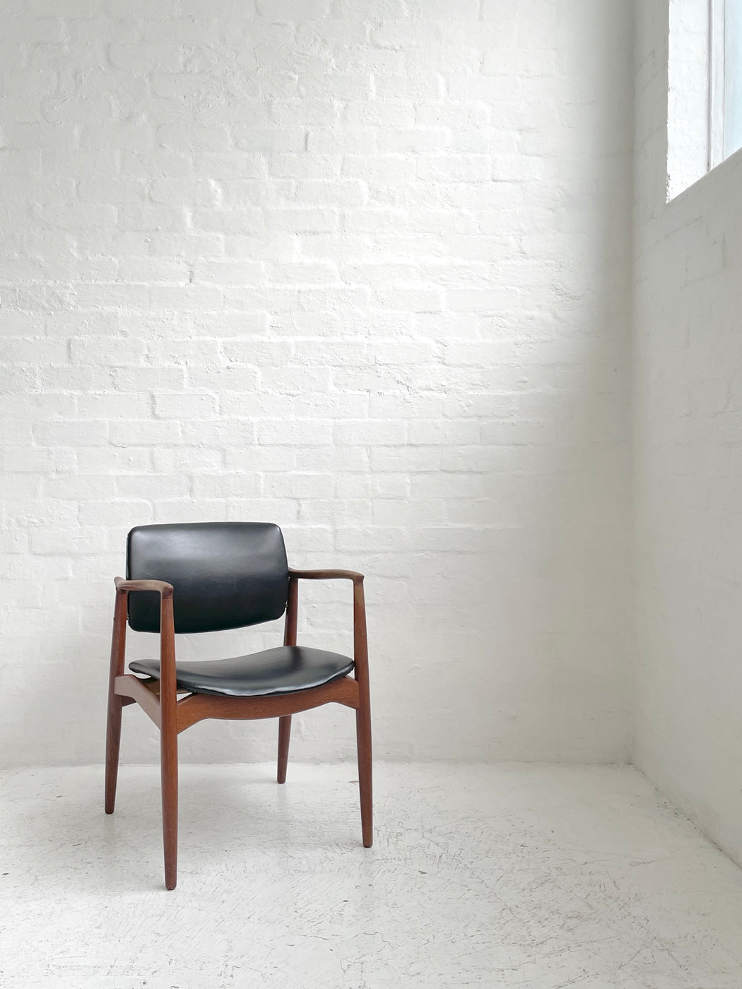 Erik Buck 'Model 67' Armchair