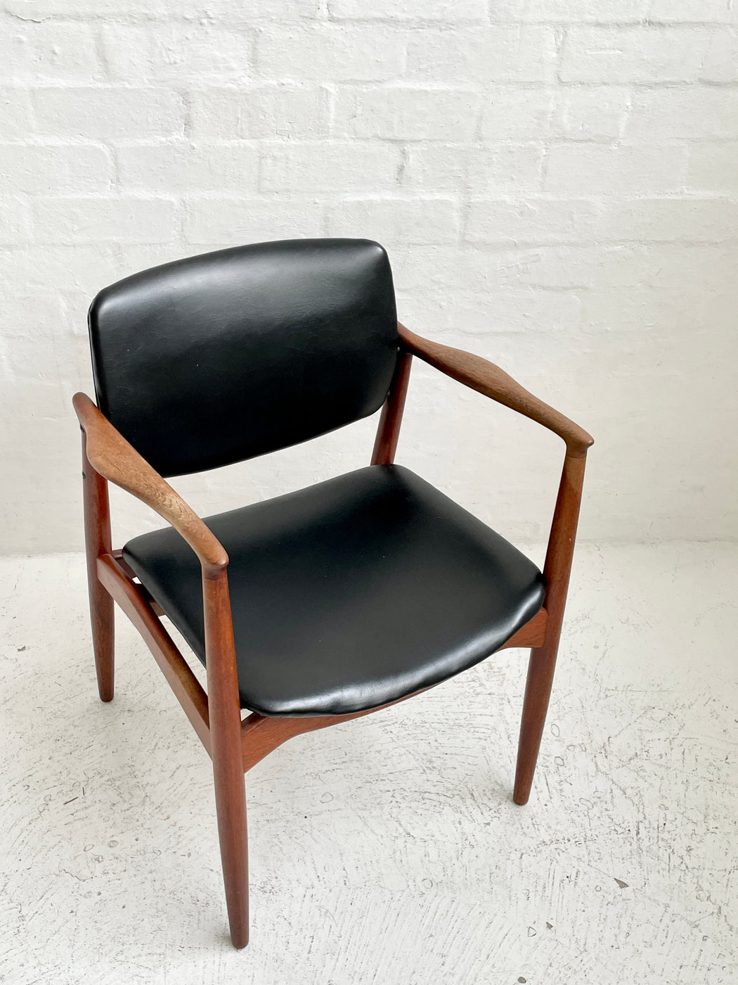 Erik Buck 'Model 67' Armchair
