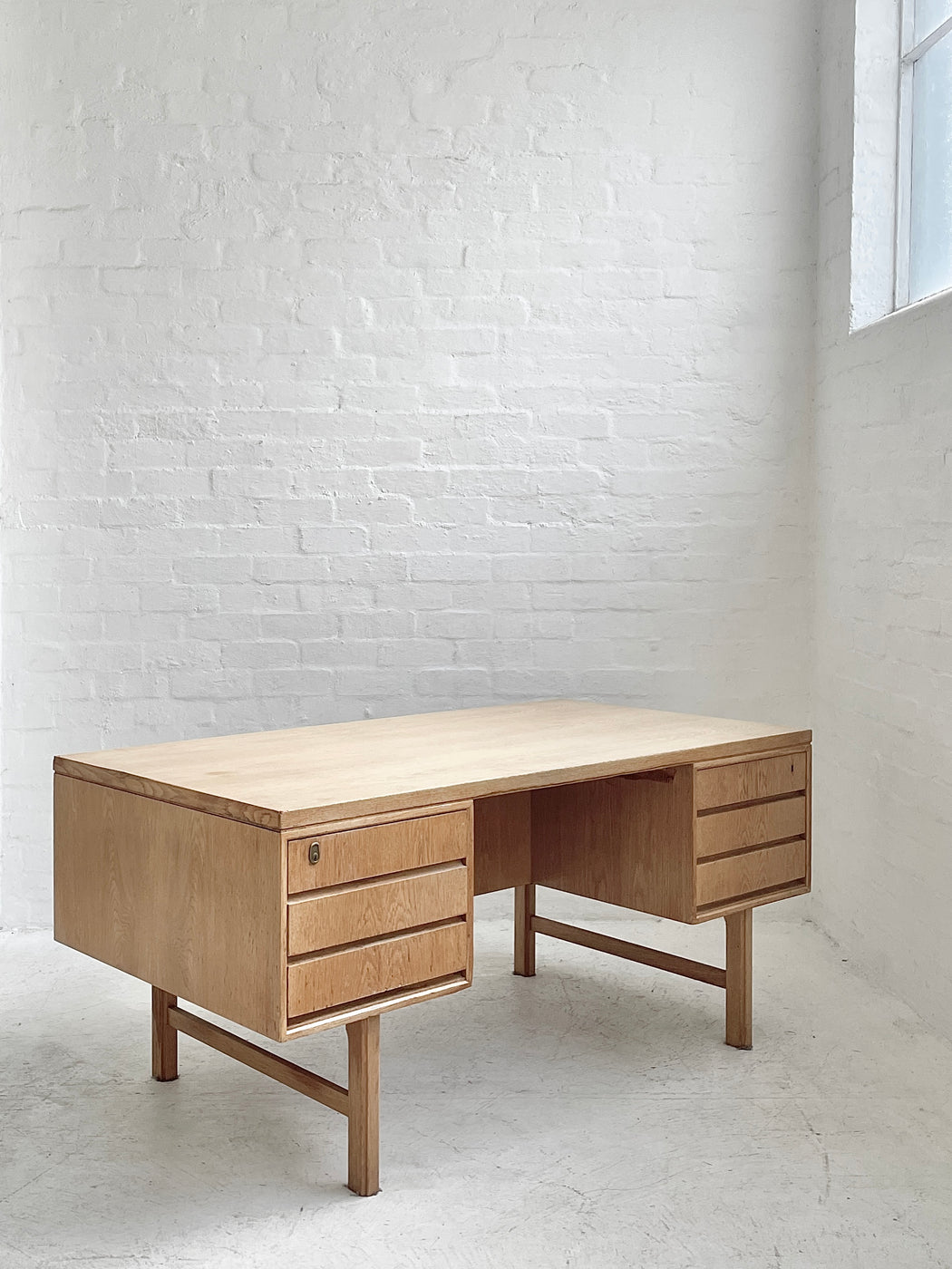 Omann Jun 'Model 76' Desk