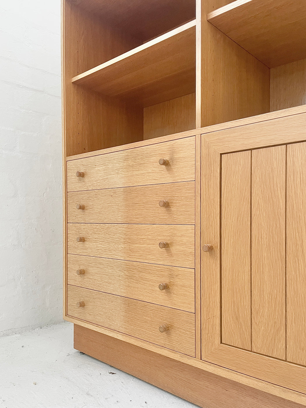 Sorensen & Thygesen Oak Wall System