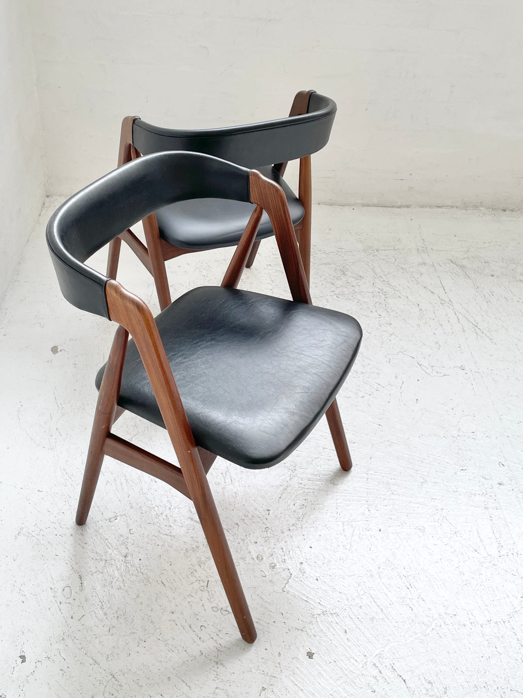 Th.Harlev 'Model 205' Teak Chairs