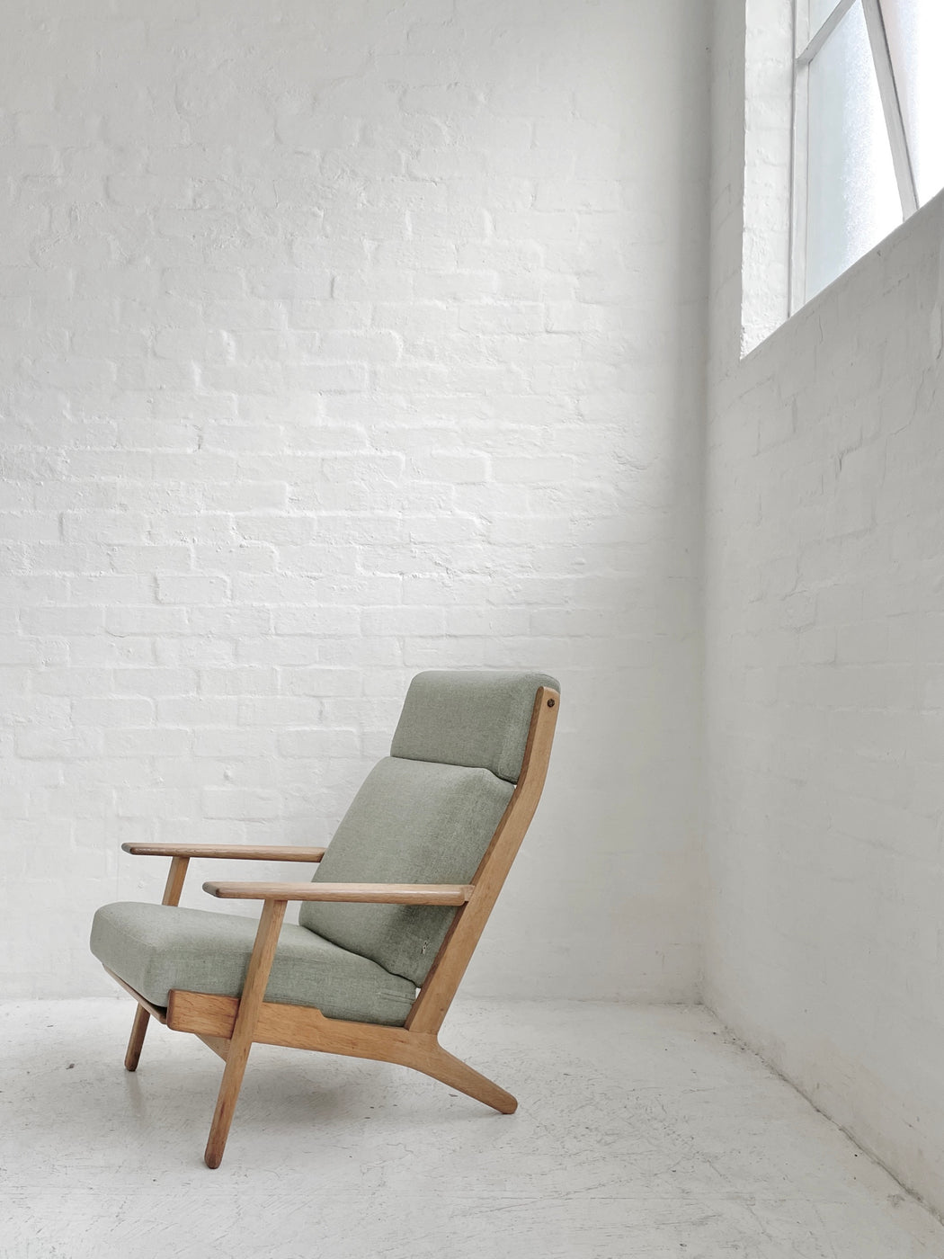 Hans J. Wegner GE290 'Plank' Chair