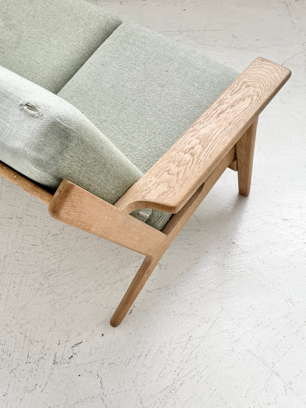 Hans J. Wegner GE290 'Plank' Sofa