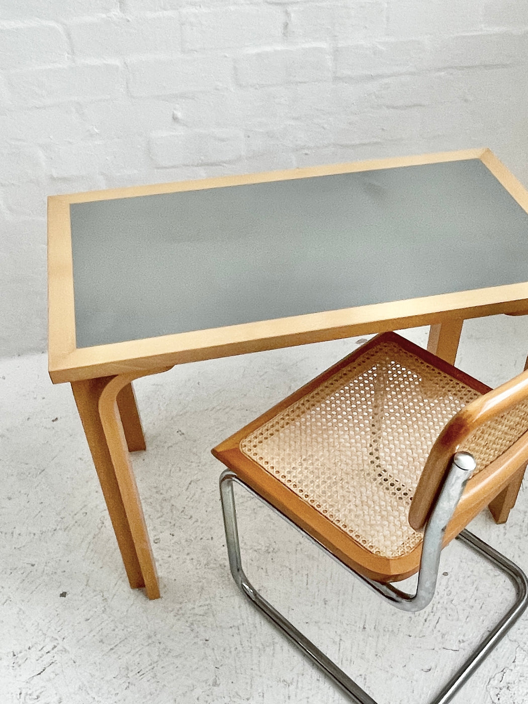 Thygesen & Sørensen Table