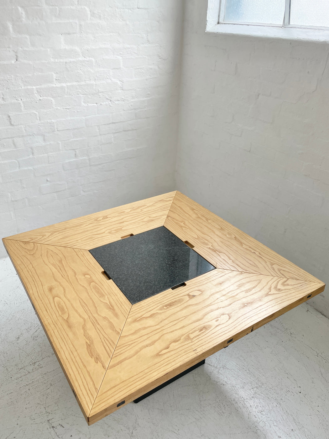Bob & Dries van den Berghe 'Cirkante' Table